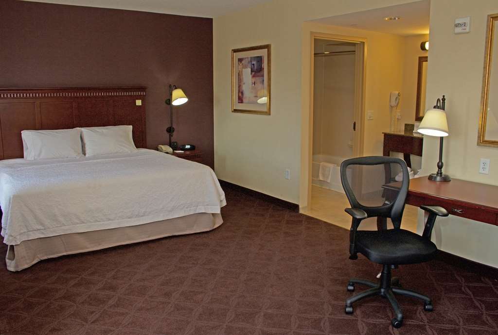 Hampton Inn & Suites Chesapeake-Battlefield Boulevard Номер фото